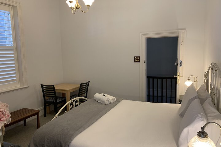 Room 7 of 33