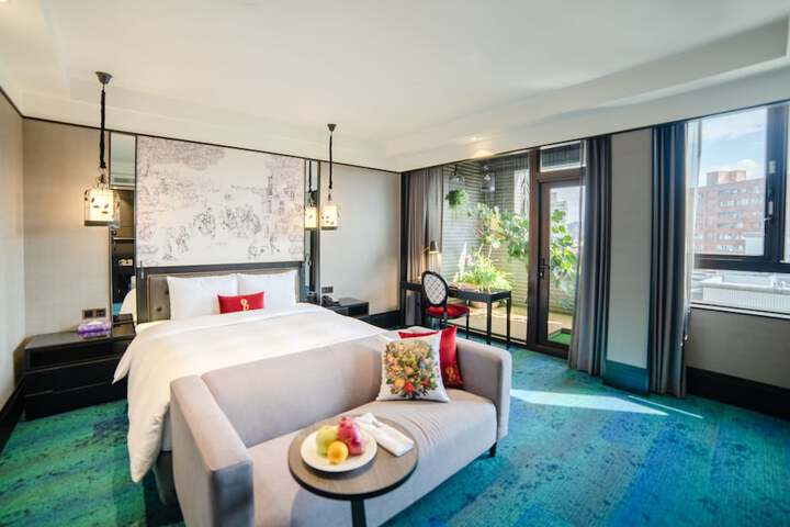 Room 10 of 75