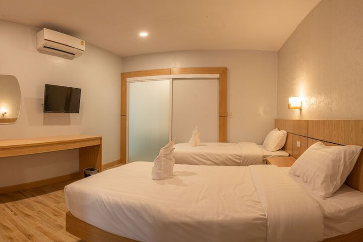 Room 5 of 20