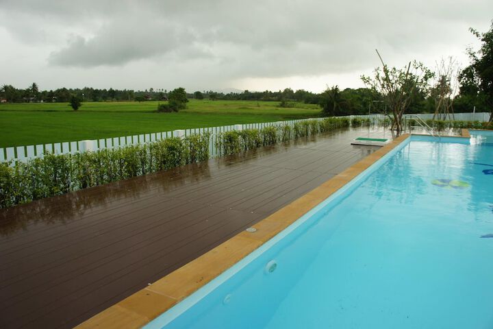 Pool Hotel