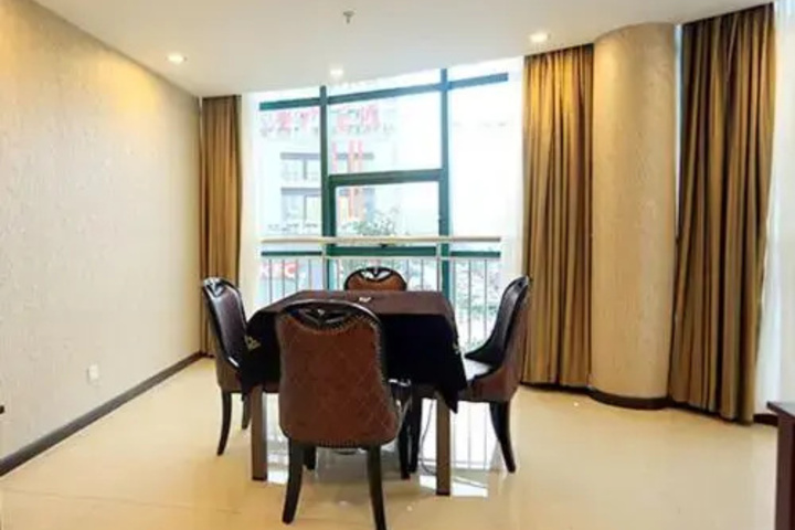 Room 12 of 15