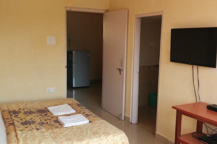 Room 7 of 33