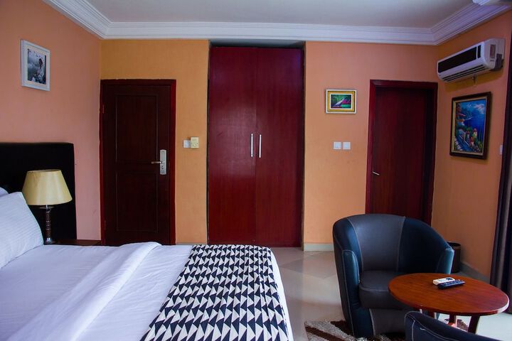 Room 5 of 69