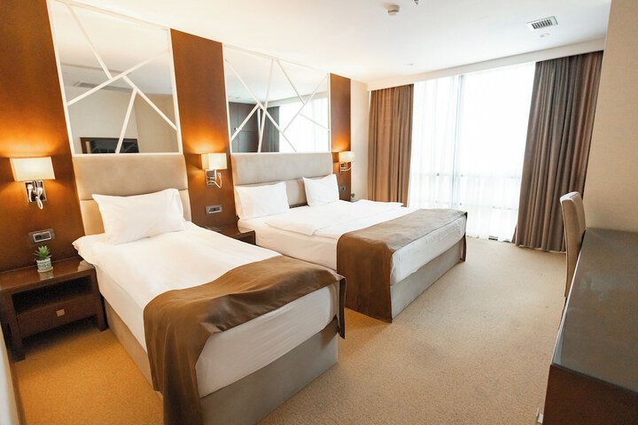 Room 88 of 342