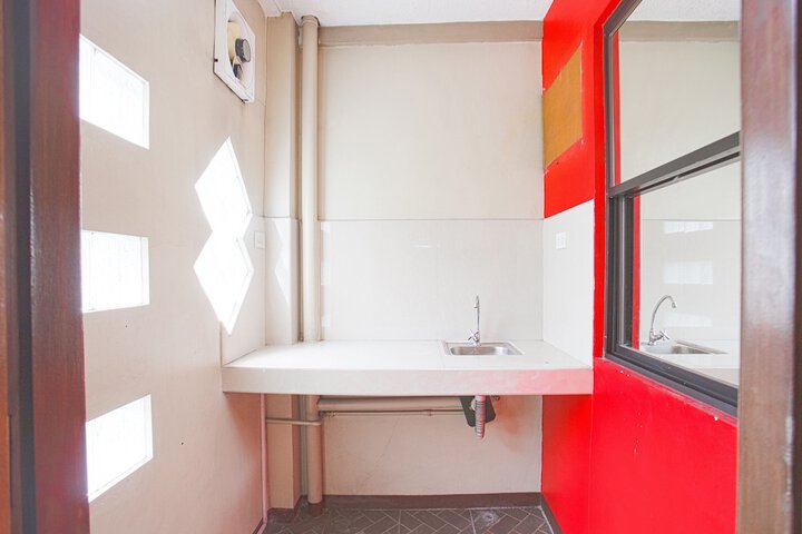 Room 25 of 29