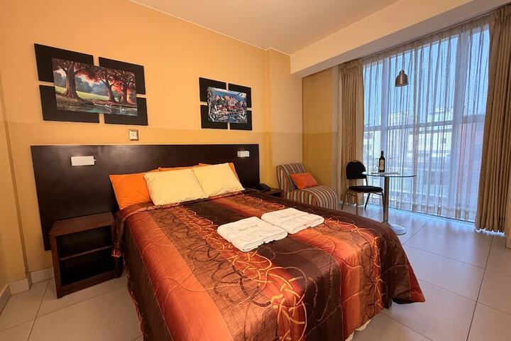 Room 4 of 10