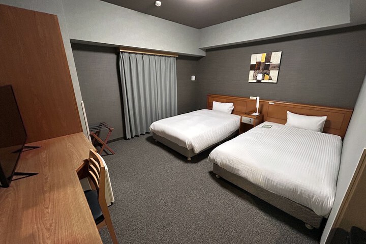 Room 7 of 20