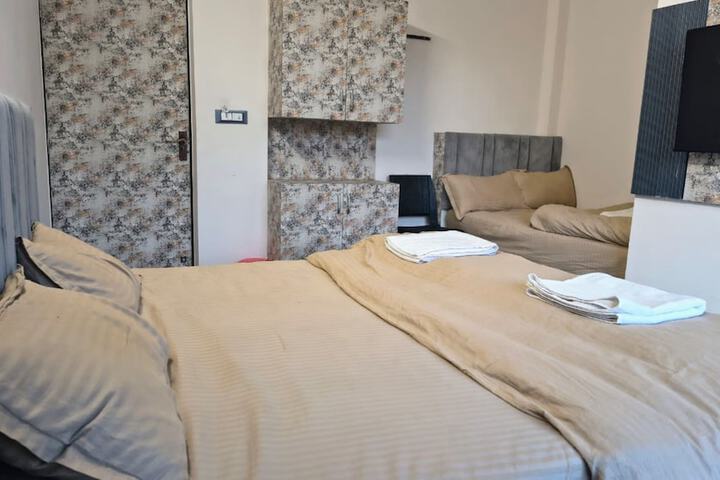 Room 28 of 72
