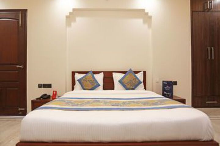Room 9 of 22