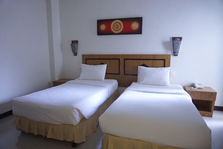 Room 15 of 38