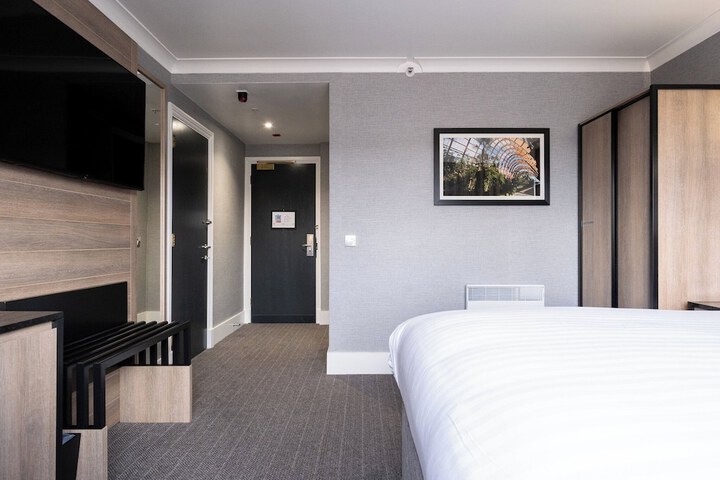 Room 16 of 110
