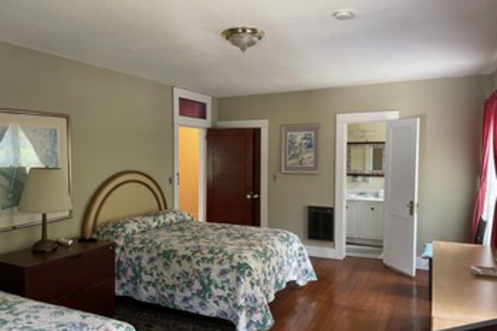 Room 178 of 246