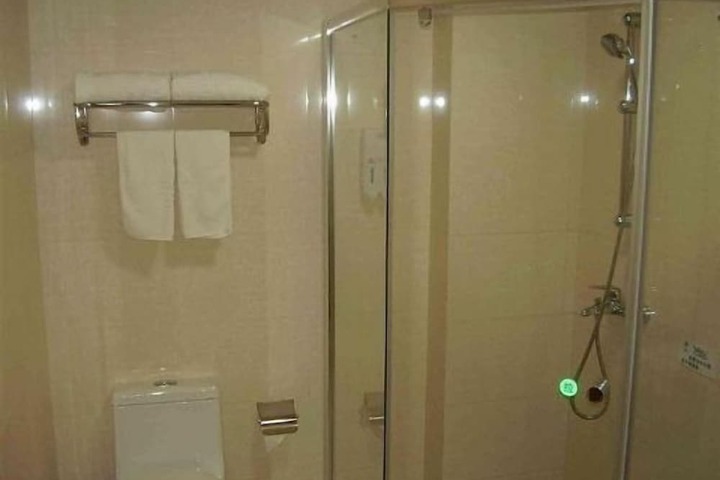 Room 4 of 5