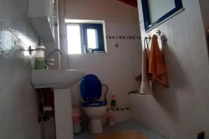 Room 7 of 14