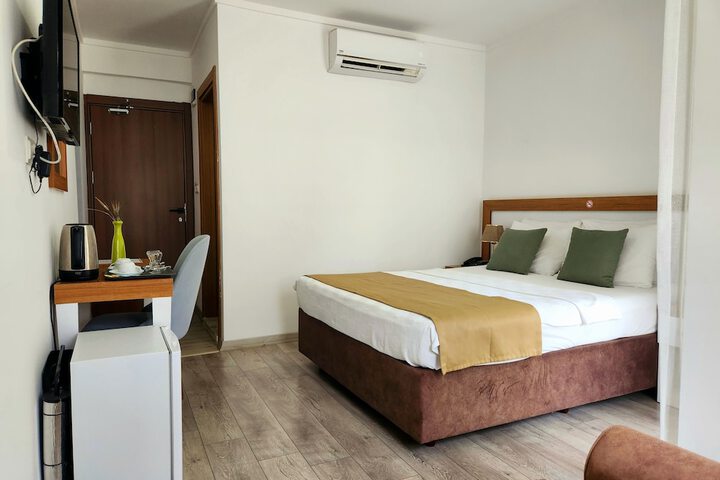 Room 10 of 67