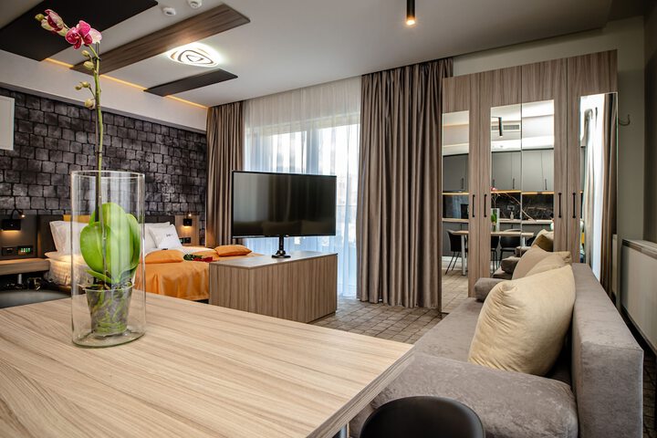 Room 32 of 132