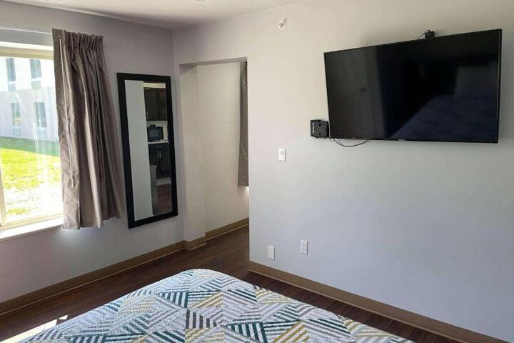 1 Queen Bed Sofa Bed (6 of 12)