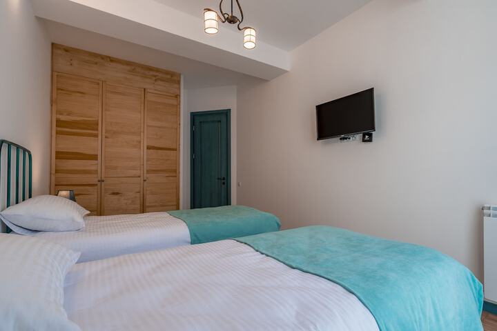 Room 28 of 61