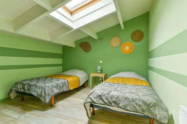 Room 5 of 97