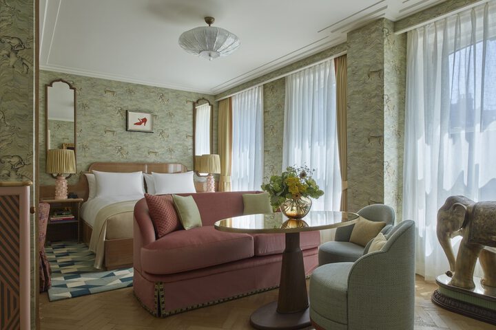 Room 10 of 62