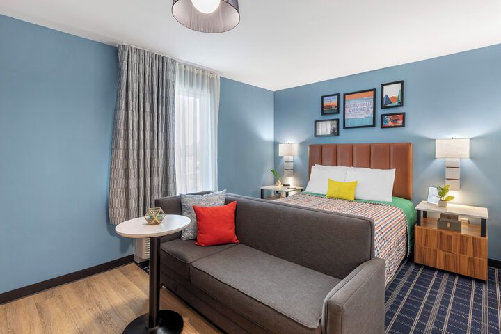 Room 5 of 20