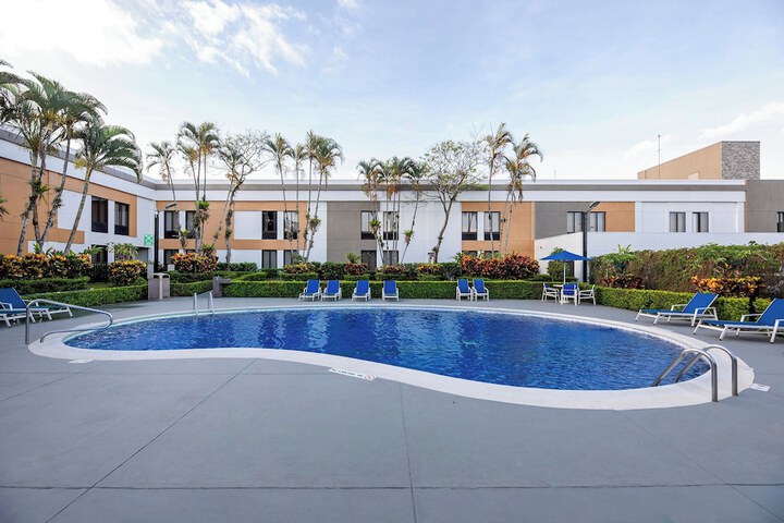 Pool 88 of 125