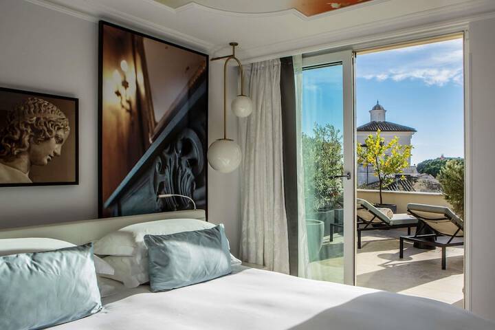 Hotel 252 of 255