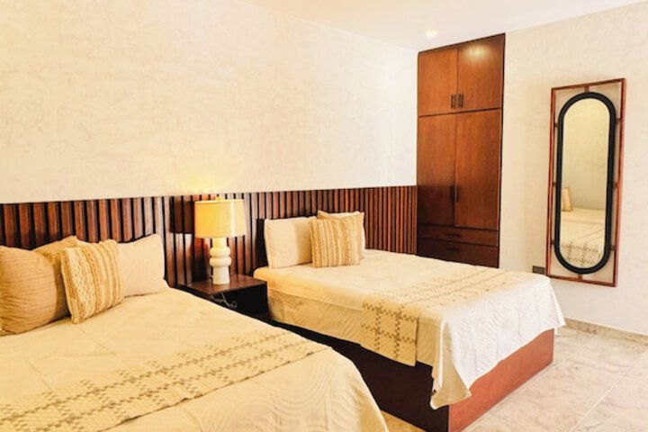 Room 9 of 29