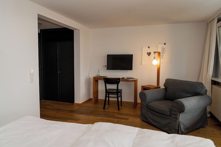 Room 62 of 395