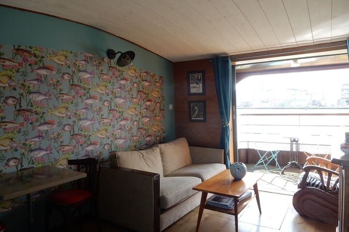 Room 30 of 122