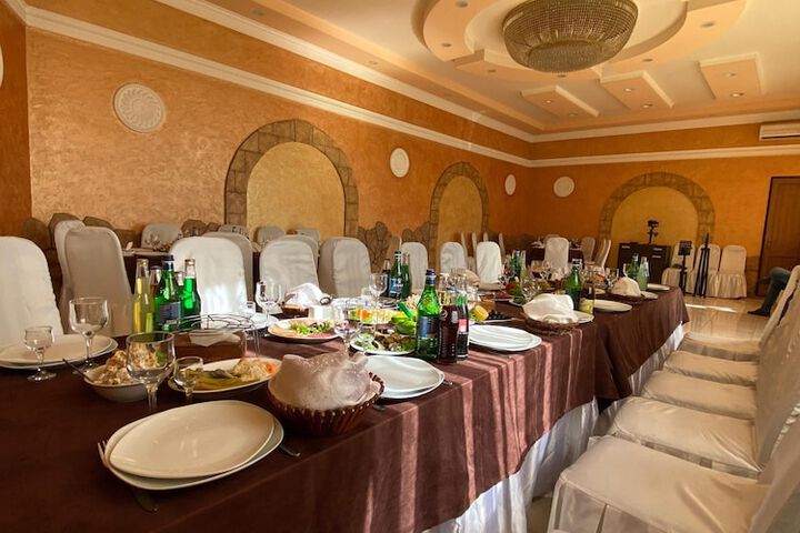 Dining 3 of 6