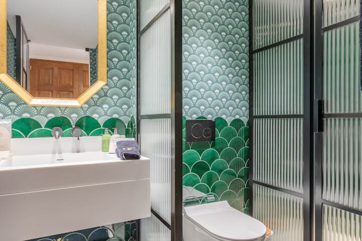 Clean Restrooms