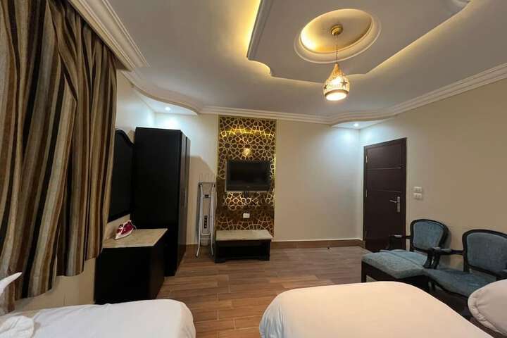 Room 50 of 177
