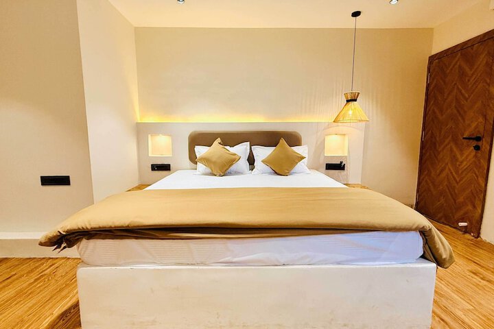 Room 28 of 104