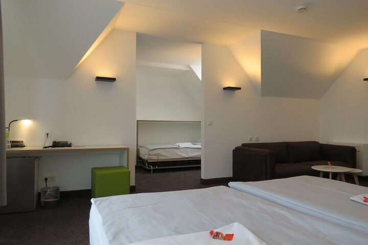 Room 86 of 125