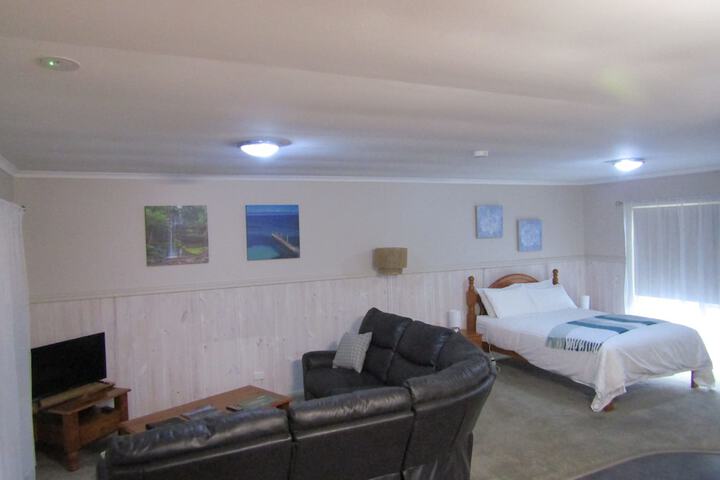 Room 4 of 19
