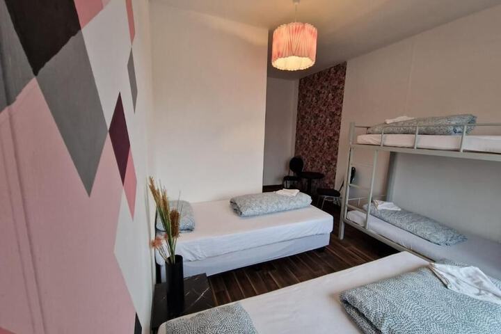 Room 40 of 150