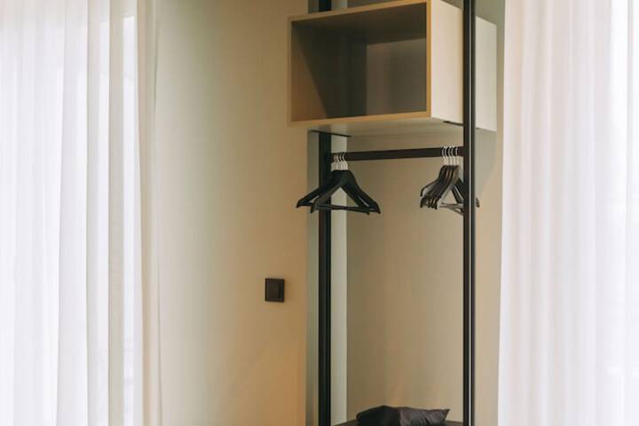 Room 16 of 145