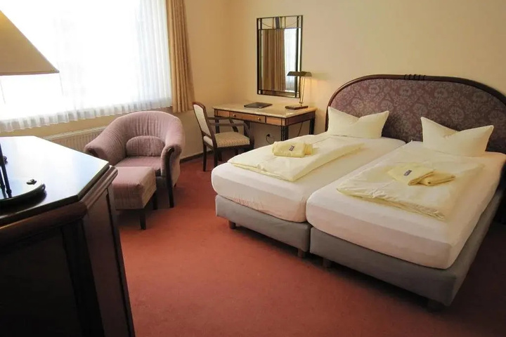 Room 2 of 16