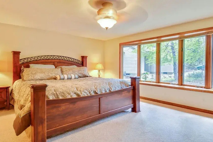 Room 4 of 19