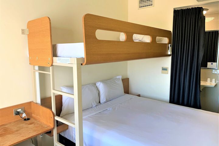 Room 13 of 44