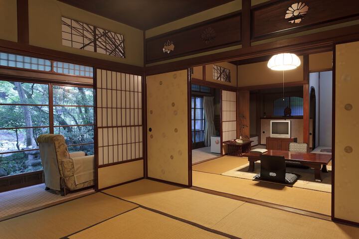 Room 13 of 70