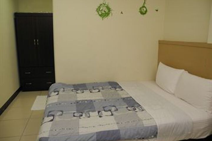 Room 2 of 29
