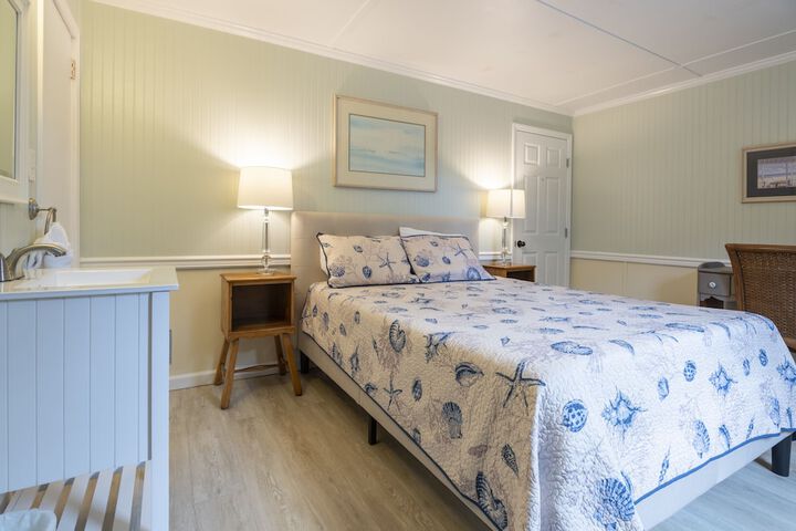 Room 105 of 309