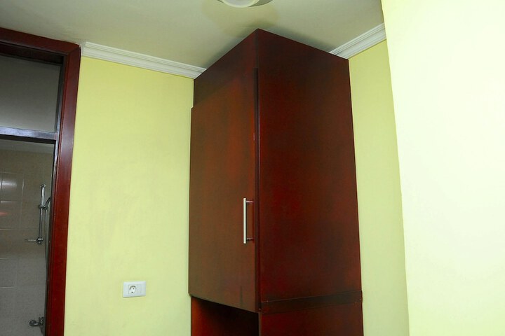Room 6 of 56