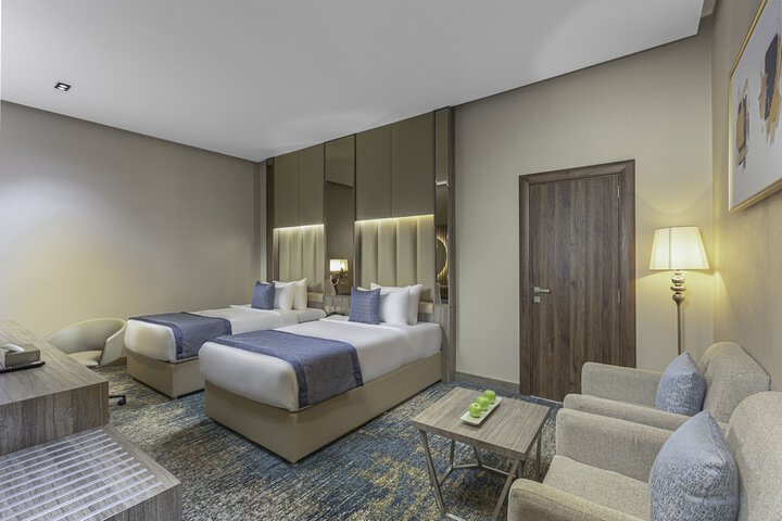 Room 10 of 40