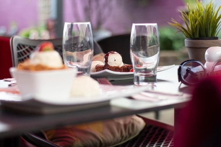 Dining Photos