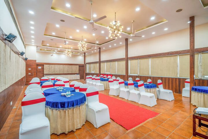 Ballroom/Hall 149 of 167