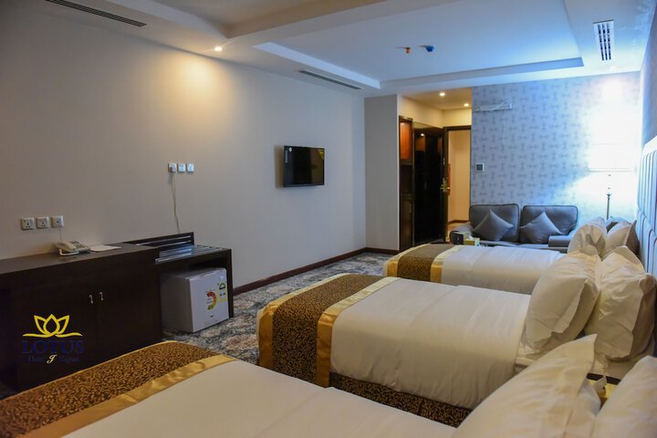 Room 27 of 61