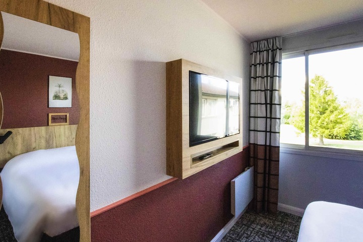 Room 15 of 77